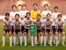 米兰体育-率队决胜！女足比赛呈现巅峰之势！