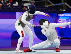 米兰体育-击剑选手已坚韧坚持拼到底