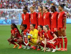 米兰体育-加拿大女足点球惊险制胜，演绎绝杀